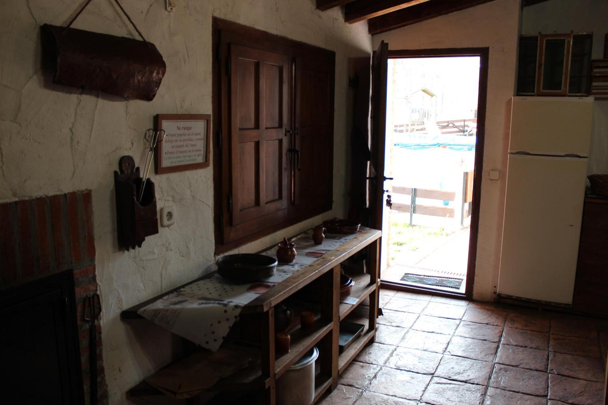 Gasthaus La Chimenea De Soria I Y I I Espeja de San Marcelino Exterior foto