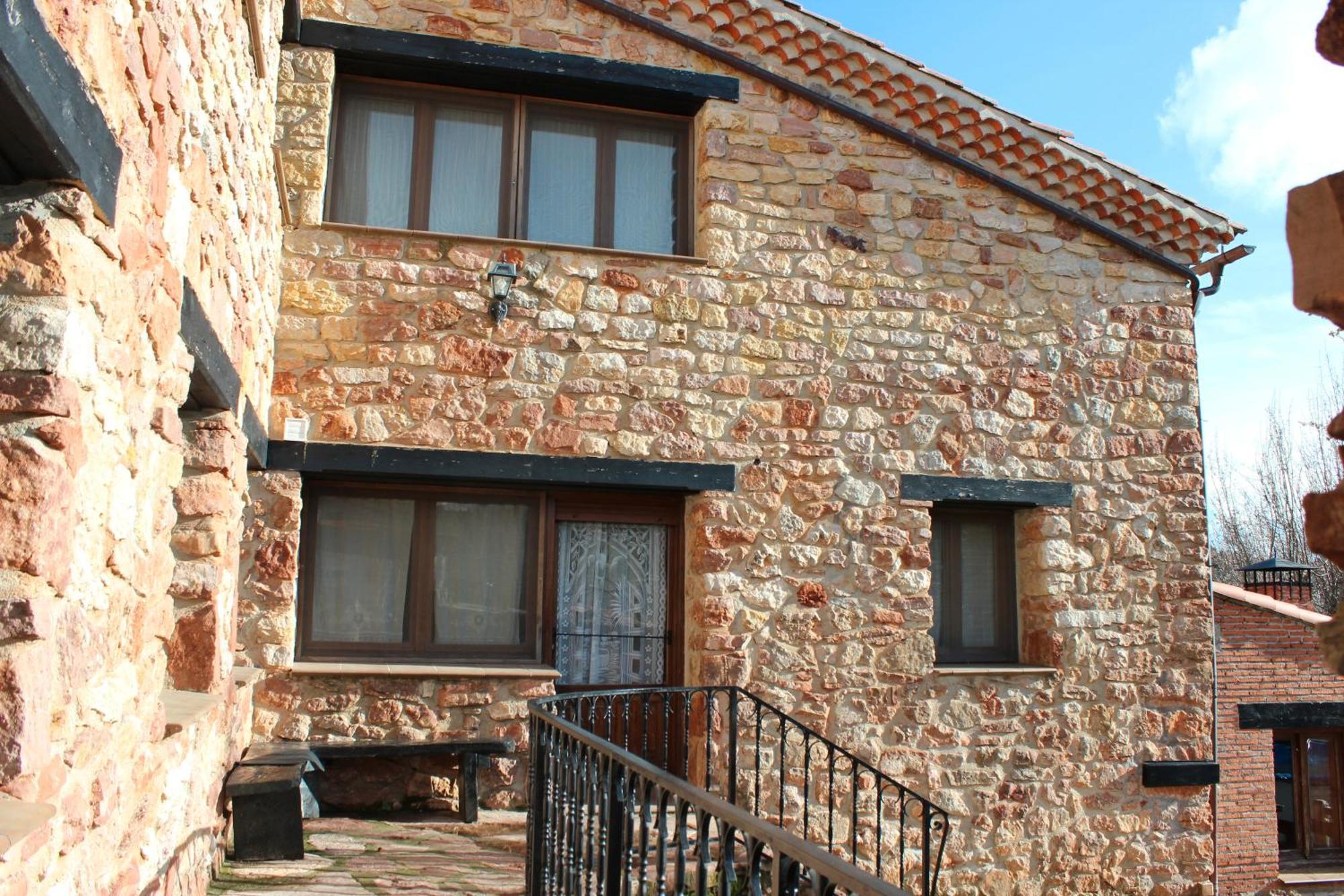 Gasthaus La Chimenea De Soria I Y I I Espeja de San Marcelino Exterior foto
