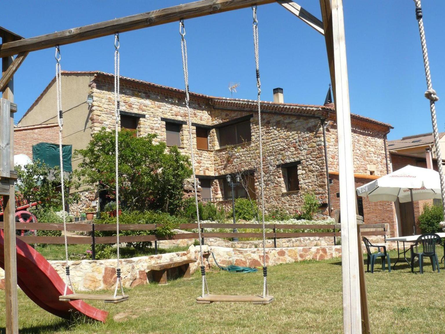 Gasthaus La Chimenea De Soria I Y I I Espeja de San Marcelino Exterior foto