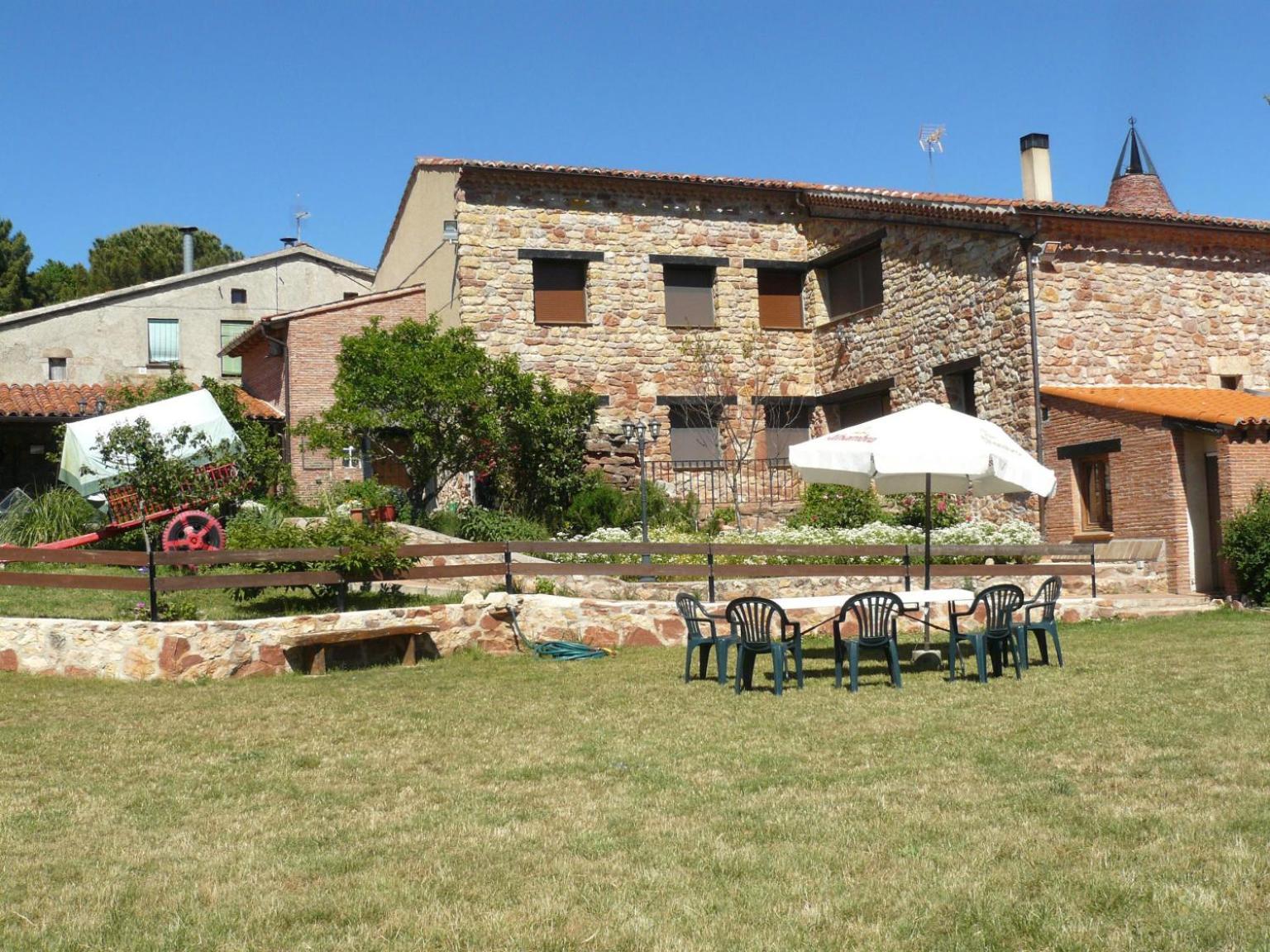 Gasthaus La Chimenea De Soria I Y I I Espeja de San Marcelino Exterior foto